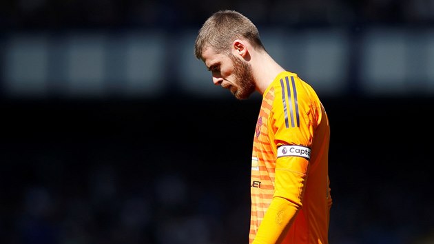 panlsk glman David De Gea (Manchester United) zpytuje svdom po obdren brance na hiti Evertonu.