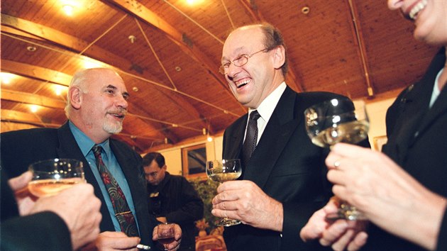 Marin alfa (uprosted) na setkn bvalch ministr SFR. (9. listopadu 2001)