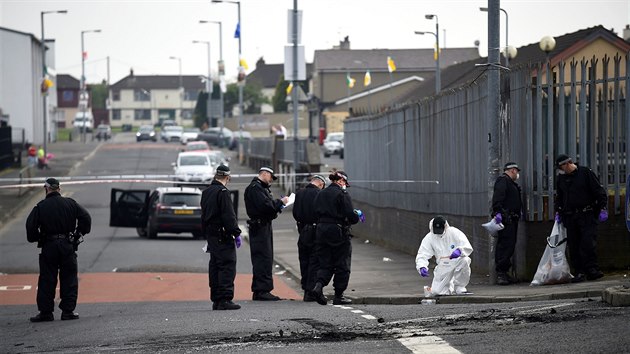 Severoirsk policie vyetuje smrt novinky Lyry McKeeov bhem nepokoj v Londonderry. (19. dubna 2019)