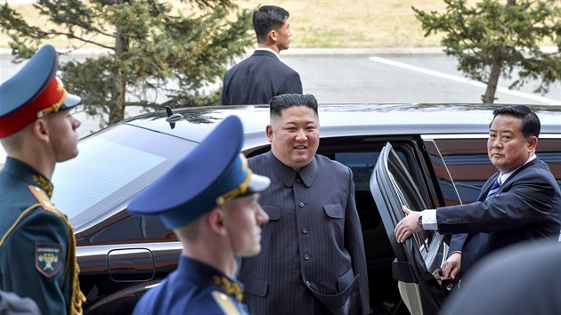 Rusk prezident Vladimir Putin zahjil summit se severokorejskm dikttorem Kim ong-unem. (25. dubna 2019)