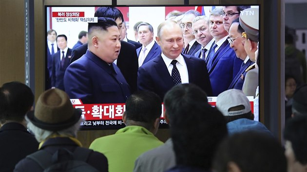 Lid sleduj zahjen summitu mezi ruskm prezidentem Putinem a severokorejskm dikttorem Kim ong-unem. (25. dubna 2019)