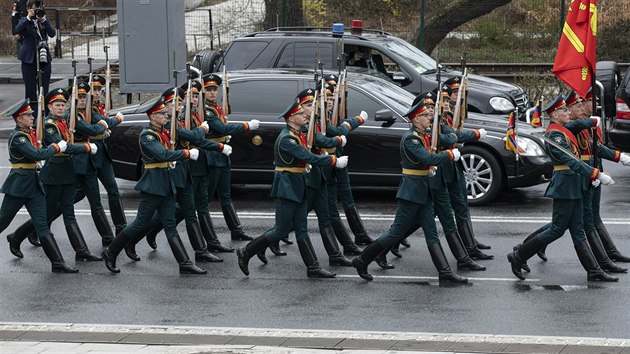 Rusk estn str provz Kimovu limuznu bhem summitu s Vladimirem Putinem. (26.04.2019)