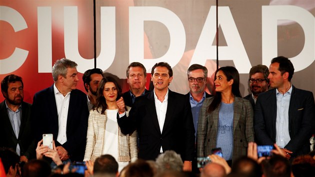Lidovci v ele s Albertem Riverou hodnot vsledky panlskch parlamentnch voleb v Madridu. (28. dubna 2019)