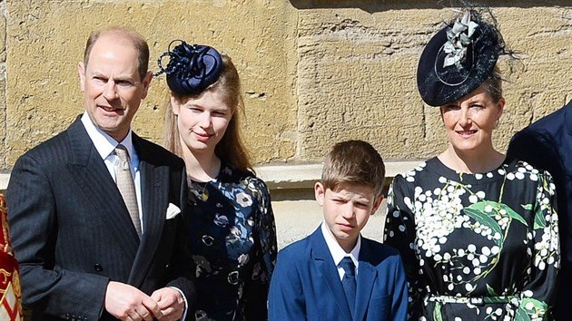 Princ Edward, hrabnka z Wessexu Sophie, jejich dcera Lady Louise Windsorov a syn James, vikomt Severn (Windsor, 21. dubna 2019)