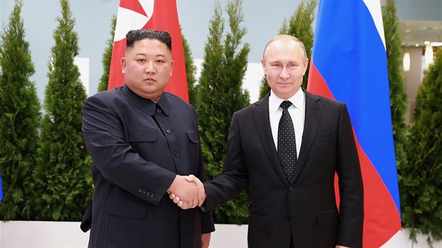 Severokorejsk dikttor Kim ong-un s Vladimirem Putinem na nvtv Ruska (25. dubna 2019)