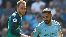 Ilkay Gundogan (vpravo) z Manchesteru City a Christian Eriksen z Tottenhamu.