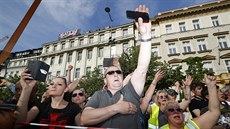 Demonstrace proti "diktátu Evropské unie" na Václavském námstí v Praze. (25....