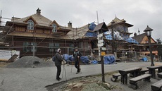 Rekonstrukce vyhoelé chaty Libuín na Pustevnách finiuje.