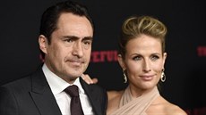 Demián Bichir a jeho manelka Stephanie Sherková (Los Angeles, 7. prosince 2015)