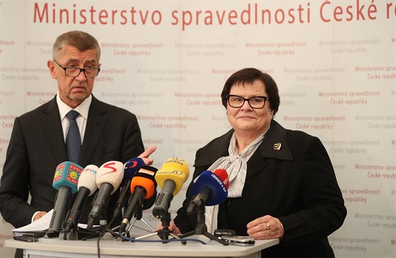 Premiér Andrej Babi uvedl do funkce ministryni spravedlnosti Marii Beneovou....