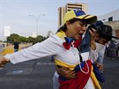 Vláda zakroila proti demonstrantm na okraji Caracasu. (30. dubna 2019)