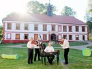 Obnova zámku Třebešice na Benešovsku začala v roce 2009. V letech 2016 a 2017...
