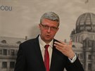 Premiér Andrej Babi uvedl do funkce ministra prmyslu a obchodu Karla...