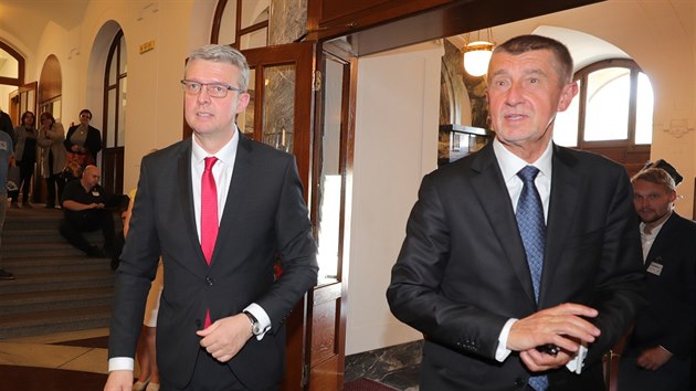 Premiér Andrej Babiš uvedl do funkce ministra průmyslu a obchodu Karla Havlíčka. (30.4.2019)