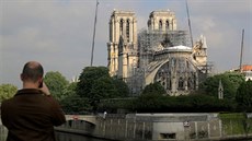 Paíská katedrála Notre-Dam , její velká ást v polovin dubna shoela, je u...