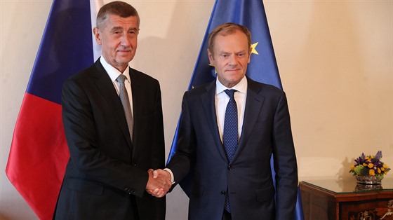 Premiér Andrej Babi se seel s pedsedou Evropské komise Donaldem Tuskem v...