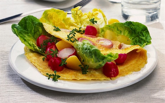 Vajená omeleta s edkvikami a mateídoukou