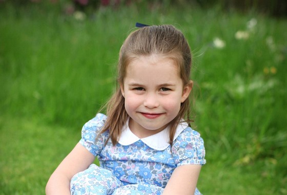Princezna Charlotte na snímku vévodkyn Kate k jejím 4. narozeninám, které...