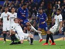 Ruben Loftus-Cheek z Chelsea dává gól v utkání proti Frankfurtu.