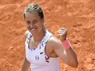 Tenistka Barbora Strýcová se raduje z postupu do semifinále WTA turnaje v Praze.