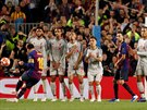 Lionel Messi zahrál pímý kop proti Liverpoolu bravurn.