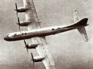 Bombardér Tupolev Tu-4 nad moem