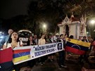 Venezuelané protestují ped ministerstvem zahranií v San Jose na Kostarice,...