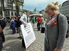 Aktivisté, kteí protestují proti akci Nesmrtelný pluk. Rusové vzpomínali na...