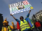 Assange podpoili i nkteí z demonstrant ve Francii (1. kvtna.2019)