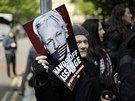 Protest na podporu zakladatele WikiLeaks Juliana Assange (1. kvtna.2019)