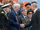 Ruský prezident Vladimir Putin na moskevském Rudém námstí u píleitosti oslav...