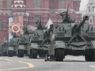 Ruská samohybná dla na vojenské pehlídce na Rudém námstí v Moskv pi...