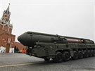Ruská mezikontinentální balistická raketa Jars RS-24 na vojenské pehlídce na...