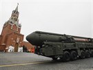 Ruská mezikontinentální balistická raketa Jars RS-24 na vojenské přehlídce na...