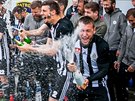 Fotbalisté eských Budjovic slaví návrat do první ligy.