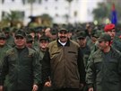 Venezuelský prezident Nicolás Maduro na vojenské základn v Caracasu (2. kvtna...