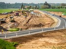 Nová silnice u stavby dálnice D11 u Jaroměře (2.5.2019).
