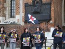 Lidé v polském Krakov demonstrovali za proputní aktivistky Elbiety...