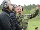 Ministr obrany Lubomír Metnar a premiér Andrej Babi pi návtv speciálních...