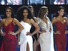 Miss Severní Karolíny Cheslie Krystová (druhá zleva) na souti Miss USA 2019...