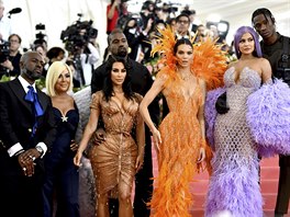 Kardashianovi na Met Gala 2019. Jako vdy mli vichni lenové tohoto klanu...