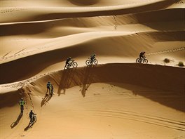 Momentka z etapového závodu na horských kolech Garmin Titan Desert.