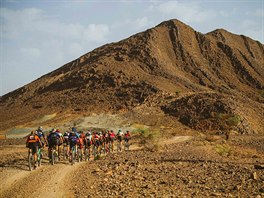 Momentka z etapového závodu na horských kolech Garmin Titan Desert.