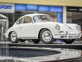 Výstava Nae Porsche show v obchodním centru Olympia Brno