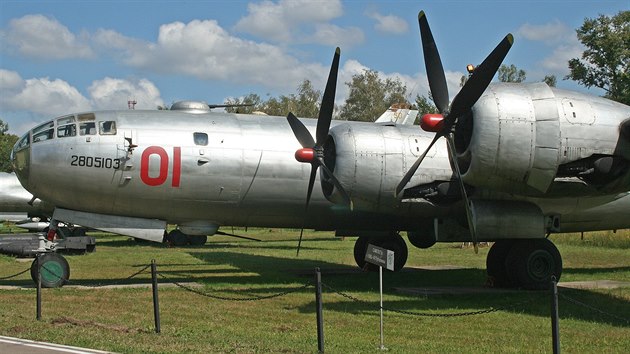 Bombardr Tupolev Tu-4 v leteckm muzeu v Moninu (rok 2012)