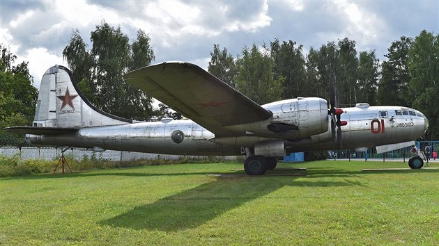 Bombardr Tupolev Tu-4 v leteckm muzeu v Moninu (rok 2017)