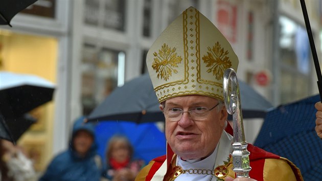 Leton zahjen lzesk sezony 4. kvtna 2019 v Karlovch Varech poznamenal vytrval d隝. Pramenm poehnal apotolsk nuncius Charles Daniel Balvo.