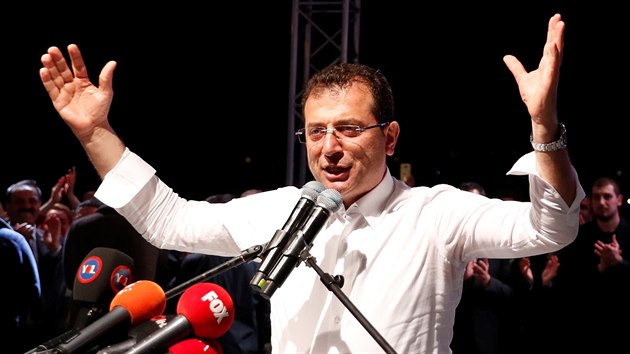 Nov istanbulsk starosta Ekrem Imamoglu jet kvli opakovn voleb nem svou funkci jistou. (6. kvtna 2019)