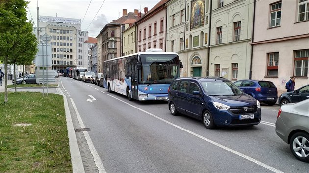 ikova tda byla v pondl rno pln. Je soust objky kvli uzavrce Mnesovy ulice.