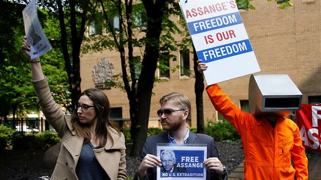 Protest na podporu zakladatele WikiLeaks Juliana Assange (1. kvtna.2019)